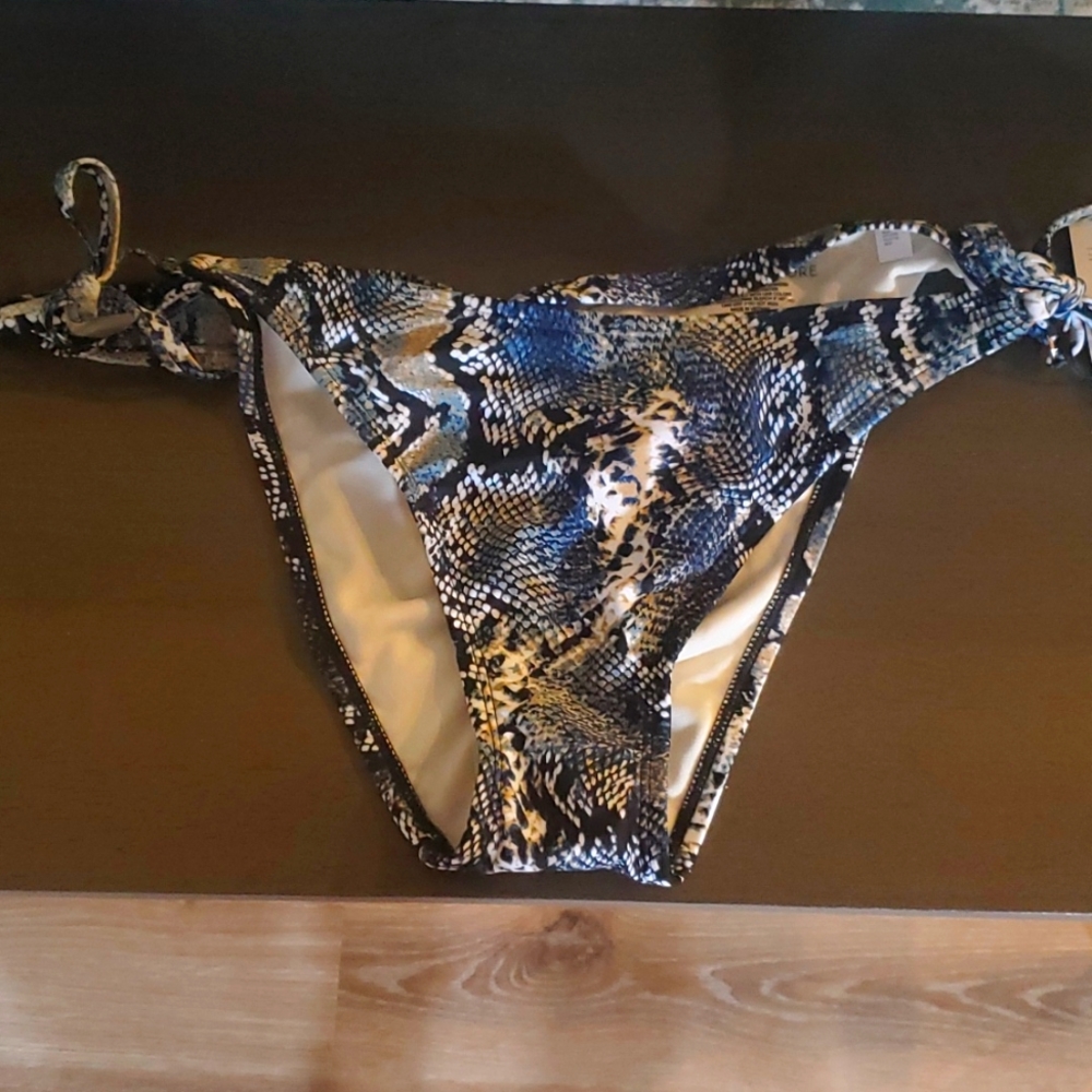Bikini bottoms